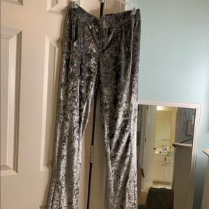 Carbon38 Emma&Sam velvet pants